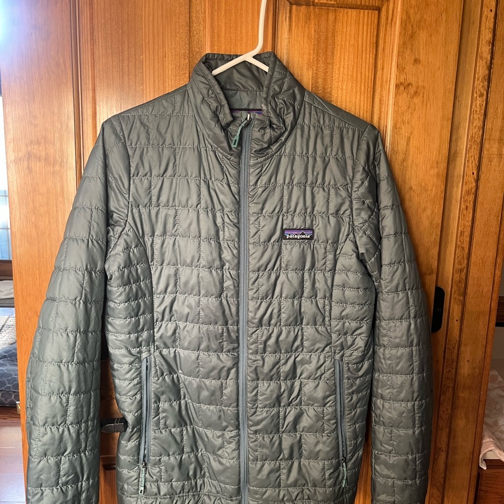 Patagonia Women’s Gray Quilted Puffer Jacket